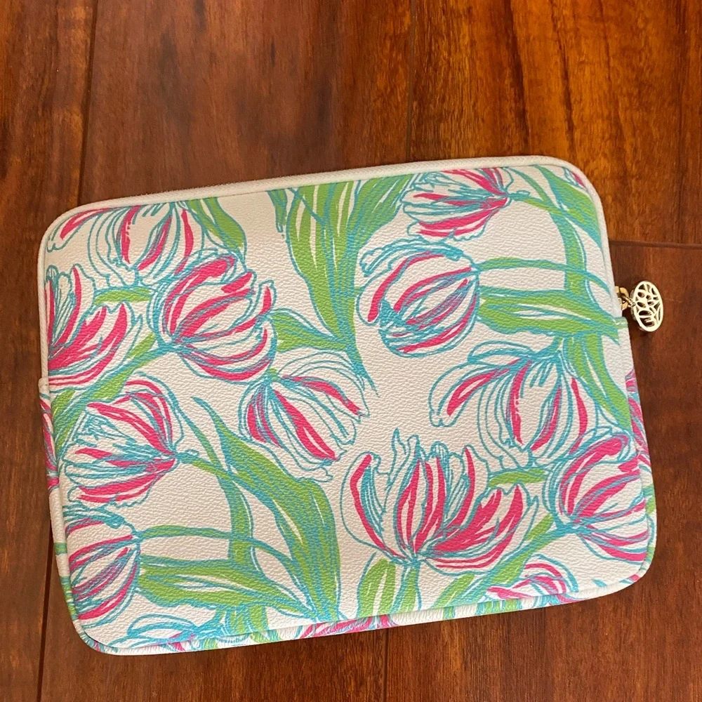 Lilly Pulitzer Ring the Bellboy IPad Case/Sleeve